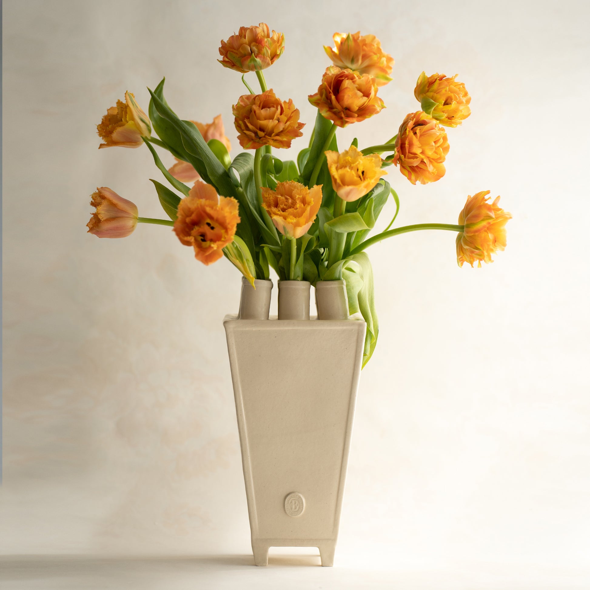 perennial collection flower silo vase tulipiere