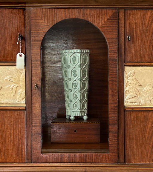 THE ARTIST'S TOUR VASE